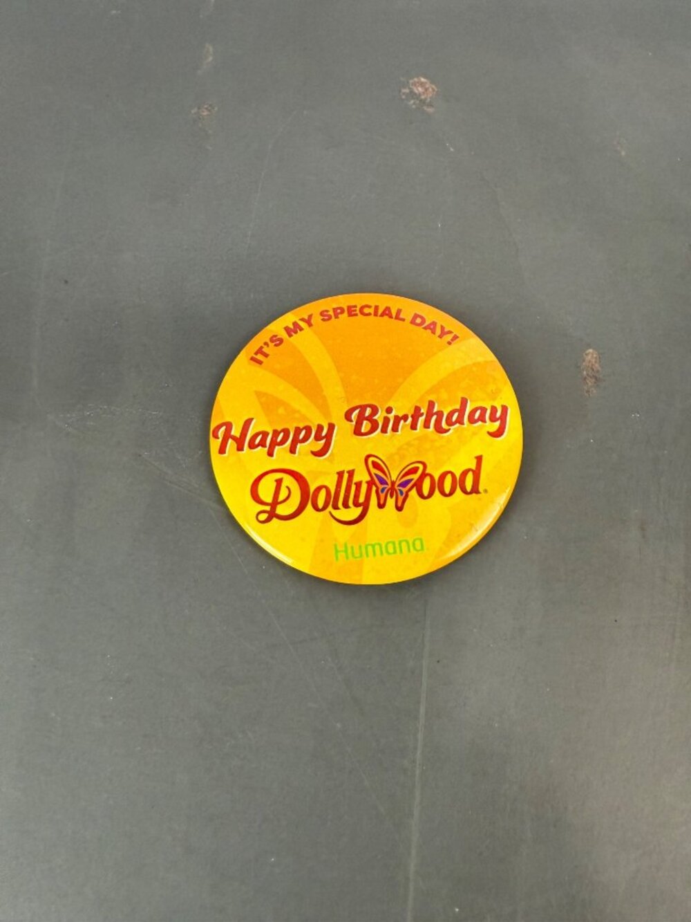 Happy Birthday Dollywood Button Pinback Yellow Collectible Souvenir Humana